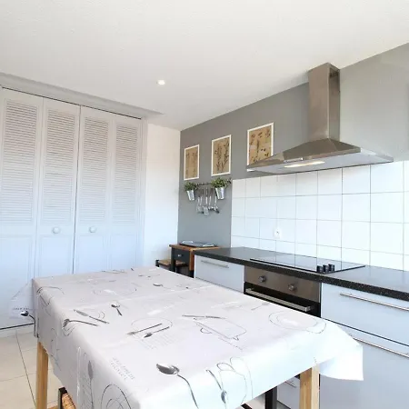 דירה 3 Pieces Moderne A Avec Garage Prive, Internet Et Equipements Complets - Fr-1-553-191
