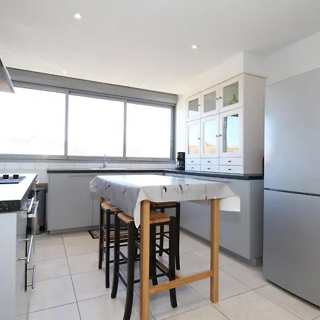 3 Pieces Moderne A Avec Garage Prive, Internet Et Equipements Complets - Fr-1-553-191 דירה בלרוק-לה-באינס