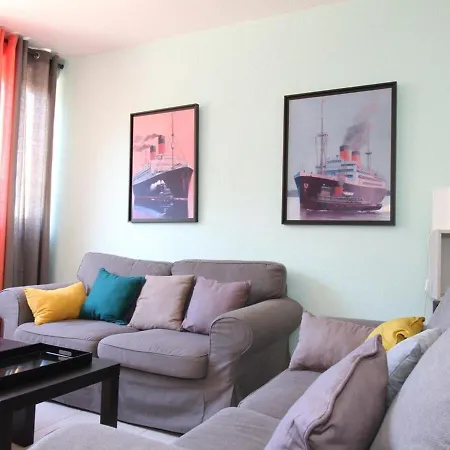 Apartment 3 Pieces Moderne A Avec Garage Prive, Internet Et Equipements Complets - Fr-1-553-191
